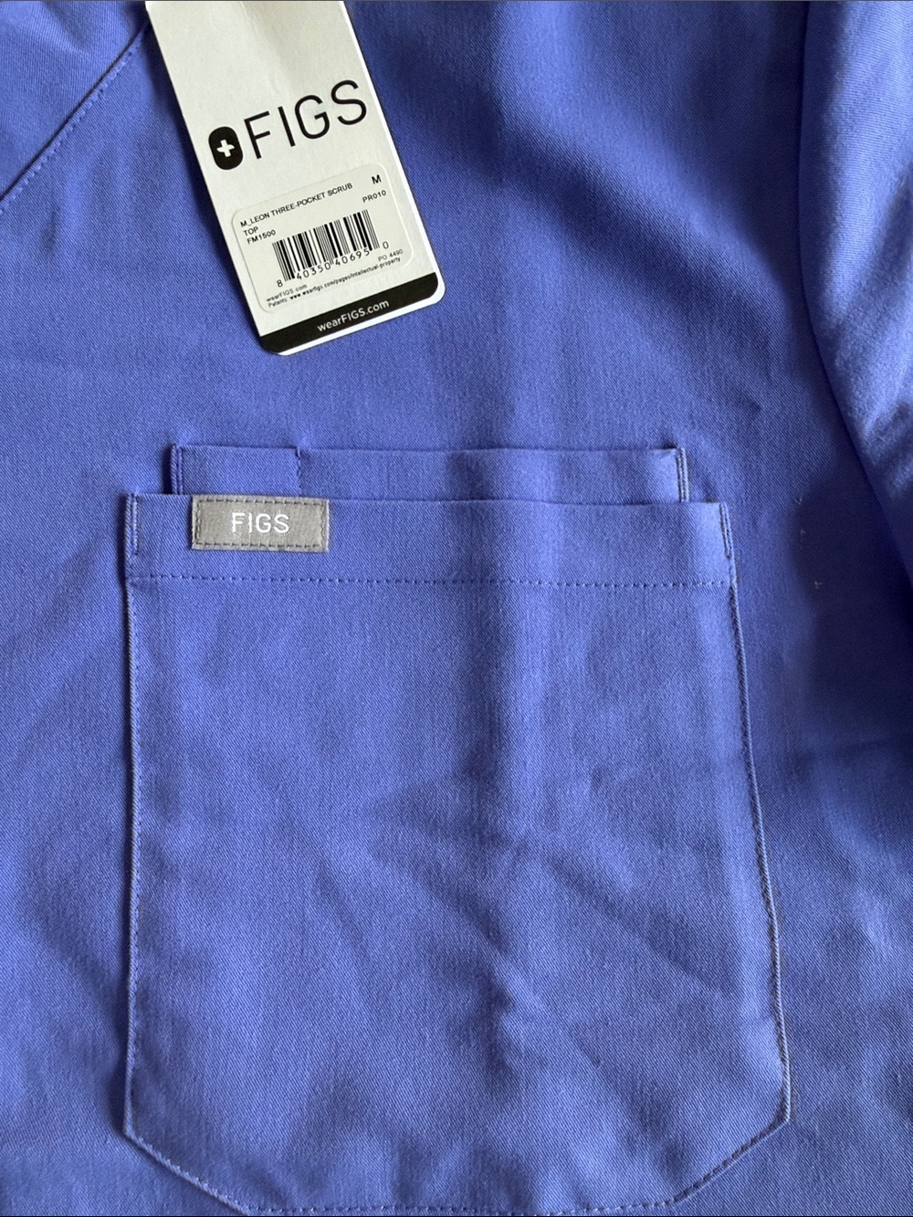 FIGS Men’s V-Neck Scrub Top M NWT - Picture 2 of 4